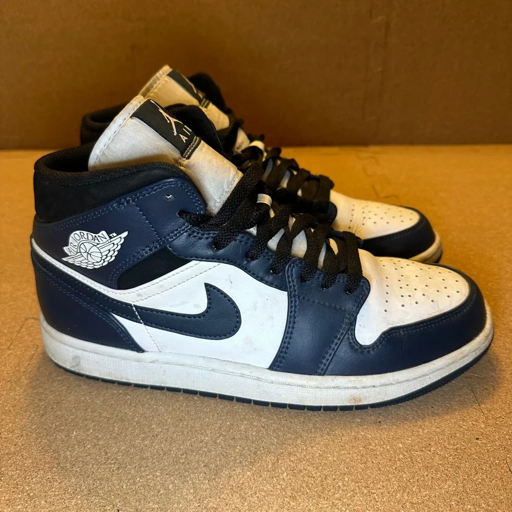 Air Jordan 1 Mid Obsidian White Navy Blue Mens Sneakers 554724-411 Size 9